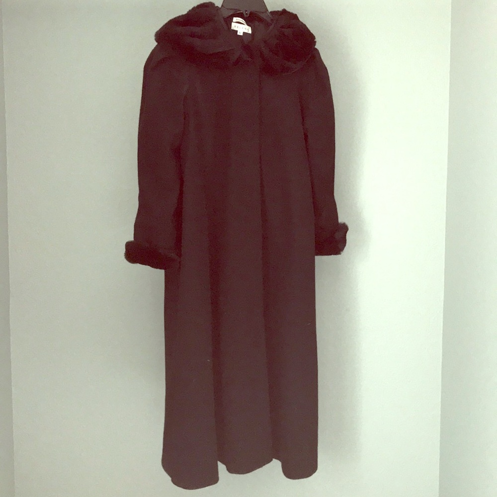 Black Coat Faux Fur Cape Style w/ Extra Button